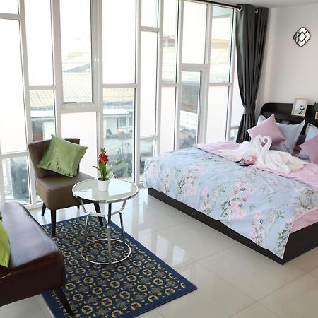 Close Maya Nimman 5Bedroom Villa Chiang Mai Zewnętrze zdjęcie